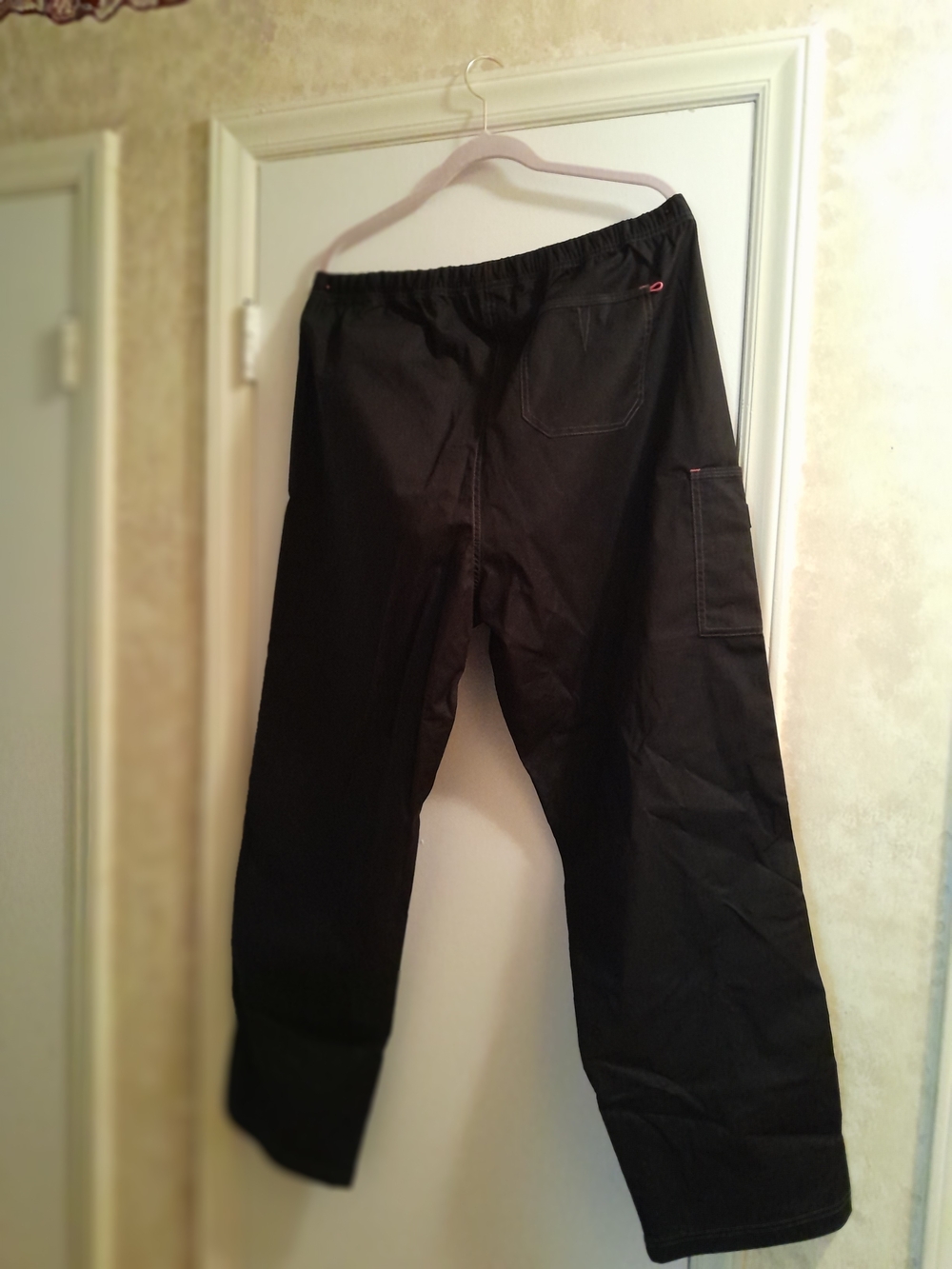 WonderWink Black Cargo Scrub Pants - Picture 5 of 6